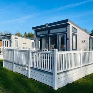 Holiday home Brians With Hot Tub, Pocklington